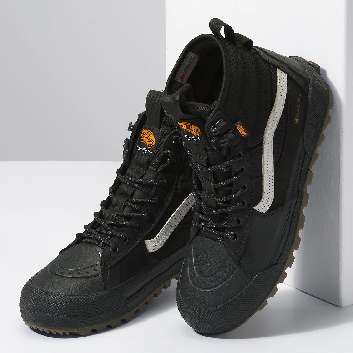 Vans Sk8-Hi GORE-TEX MTE-3 Shoe - Image 4