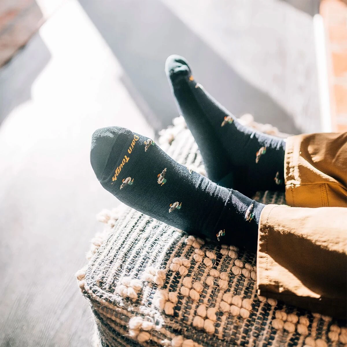 Darn Tough Duck Duck Moose Crew Light Cushion Sock - Image 5